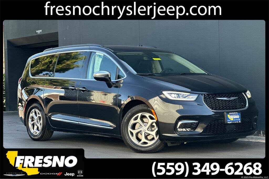 2023 Chrysler Pacifica Limited FWD