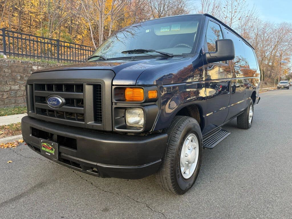 2008 Ford E-Series E-350 XLT Super Duty Extended Passenger Van