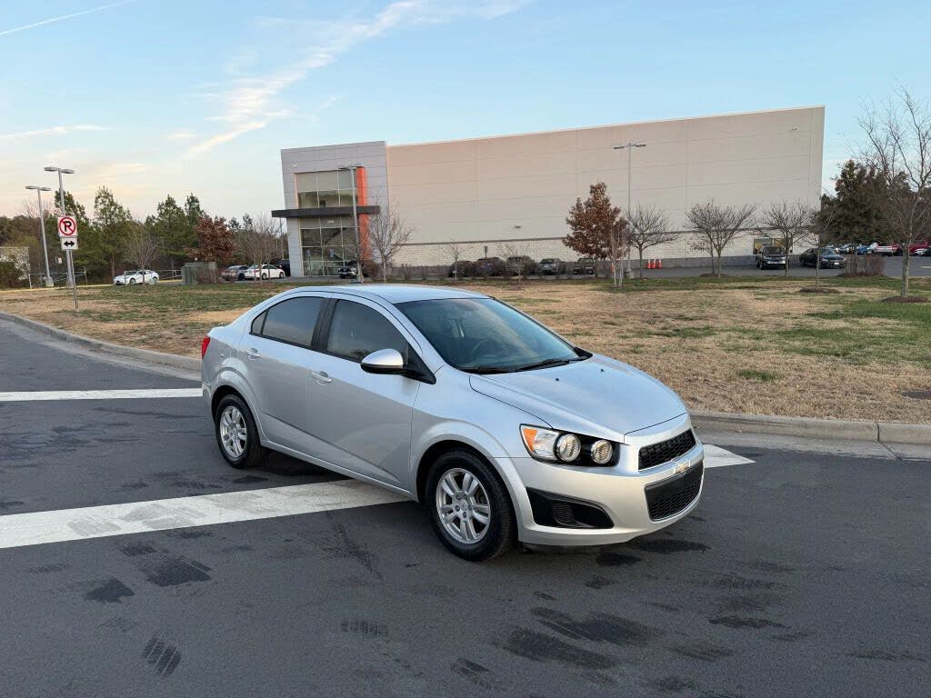 2012 Chevrolet Sonic 2LS Sedan FWD