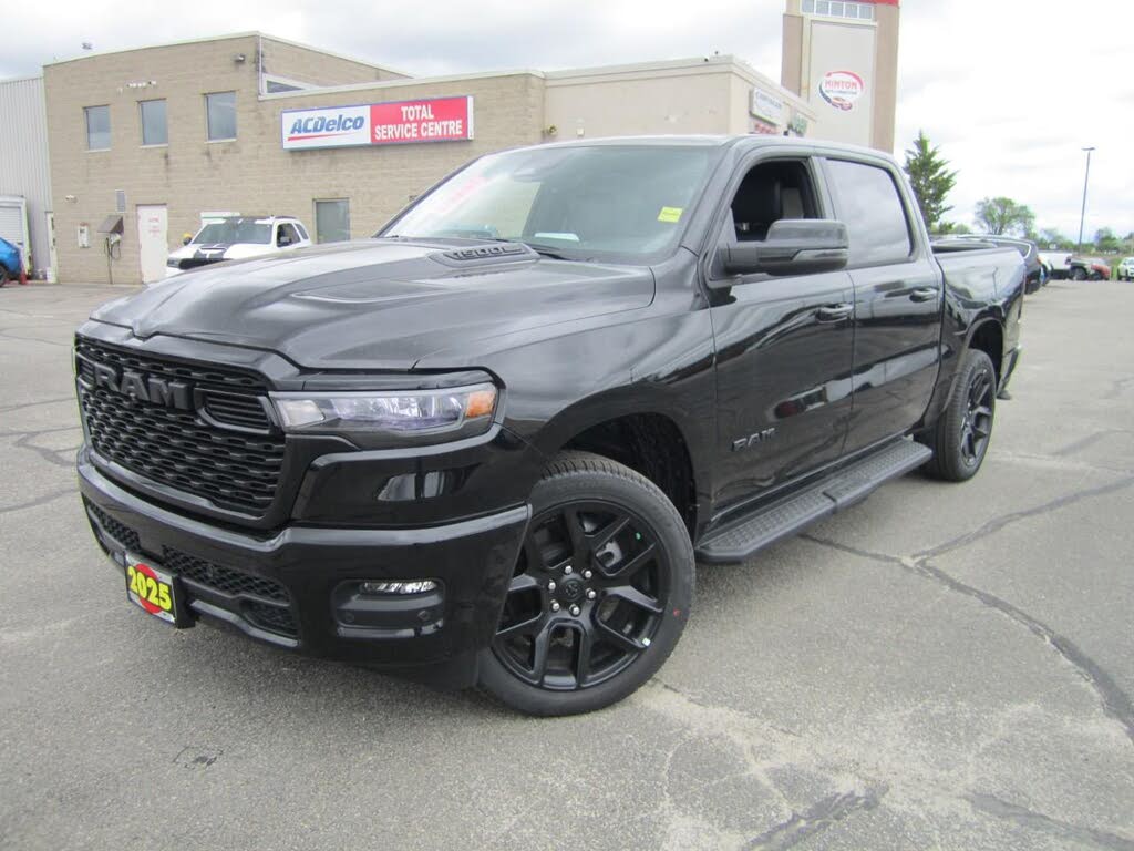 RAM 1500 Sport Crew Cab 4WD 2025