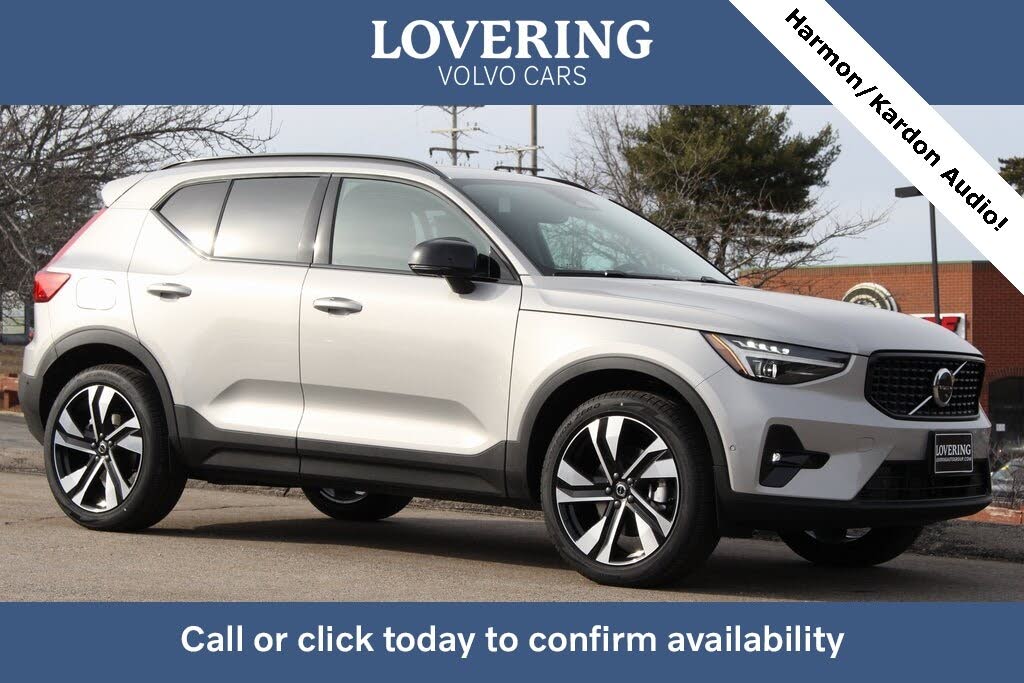 2025 Volvo XC40 B5 Ultra Dark Theme AWD