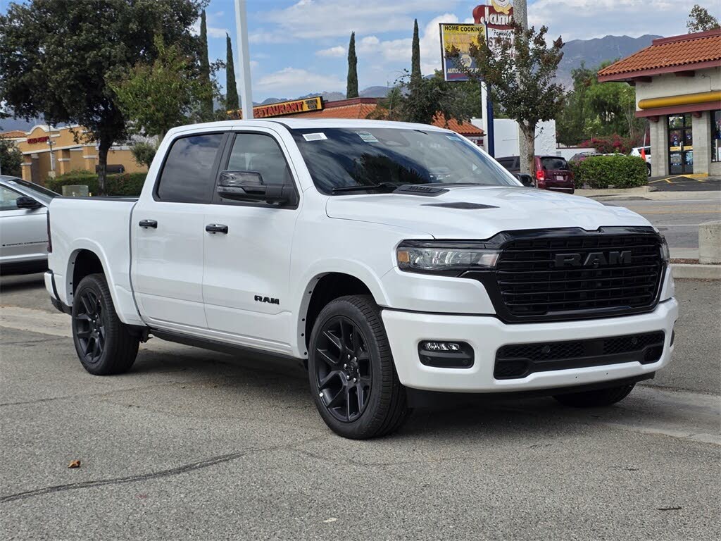 2026 RAM 1500 Laramie Crew Cab 4WD