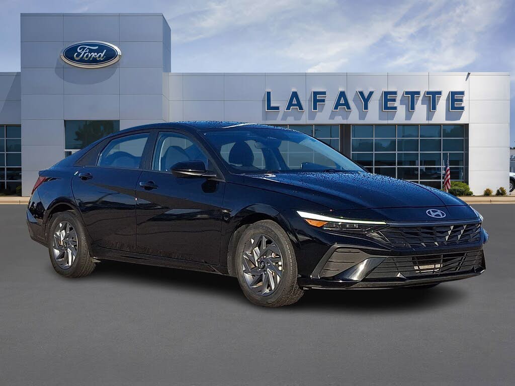 2024 Hyundai Elantra SEL FWD
