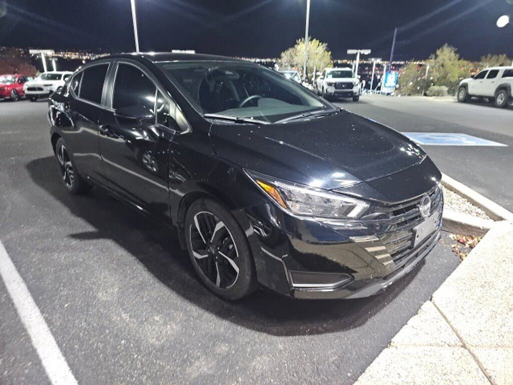 2024 Nissan Versa SR FWD