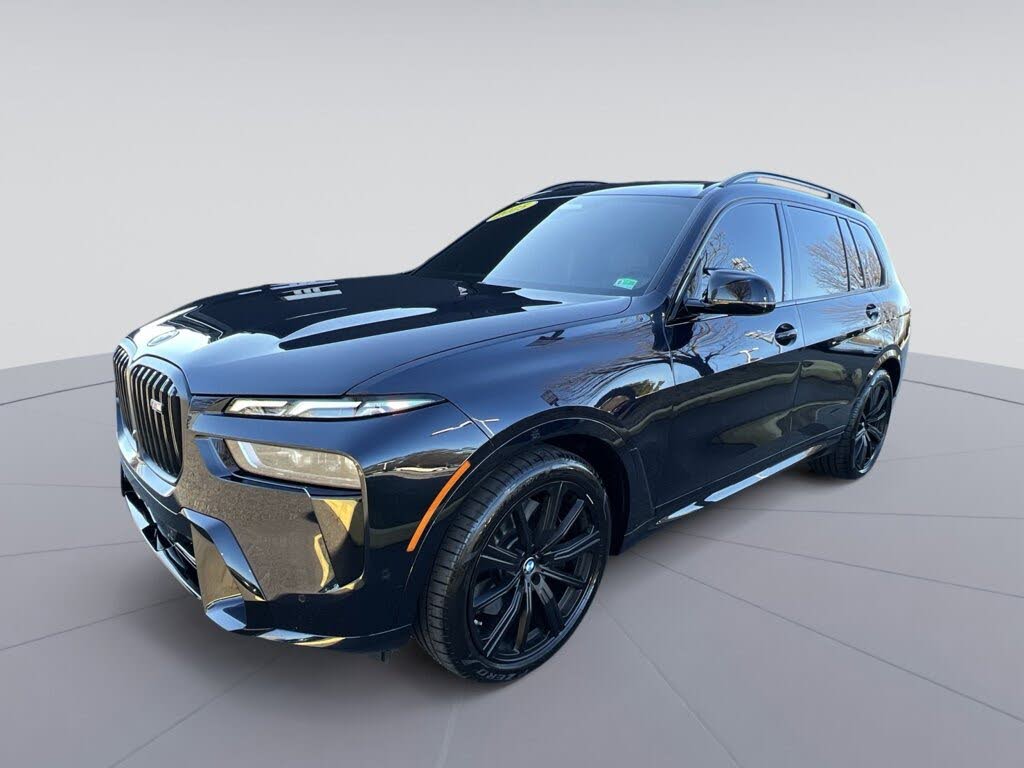 2025 BMW X7 M60i AWD