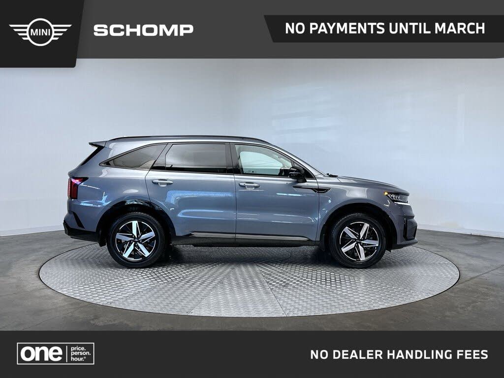 2022 Kia Sorento S FWD