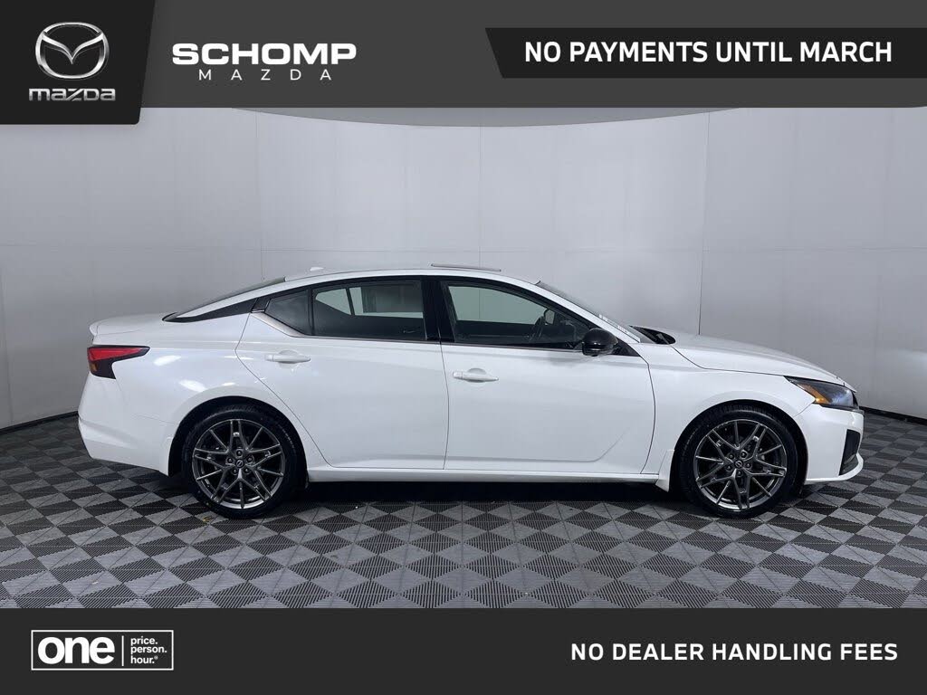 2023 Nissan Altima 2.0 SR FWD