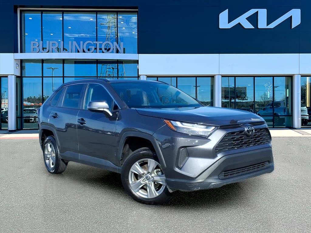 2024 Toyota RAV4 XLE FWD