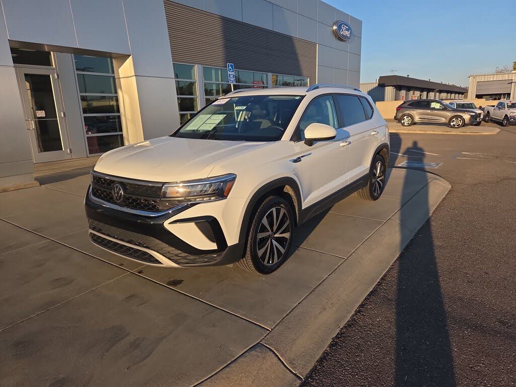 2024 Volkswagen Taos SE FWD