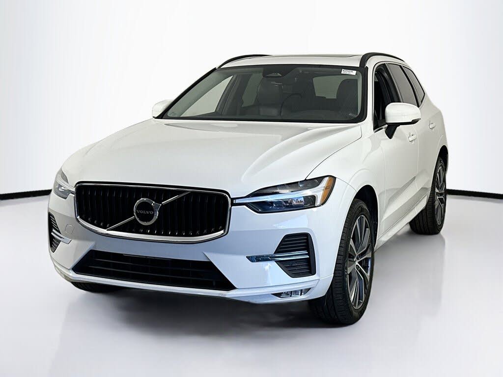 2022 Volvo XC60 B5 Momentum FWD