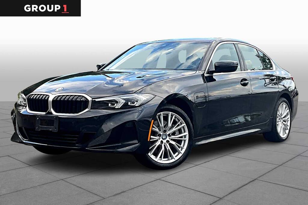 2024 BMW 3 Series 330e Hybrid Plug-in RWD