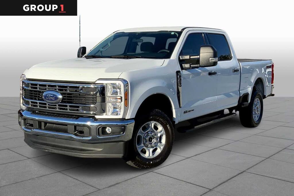 2025 Ford F-250 Super Duty XLT Crew Cab 4WD