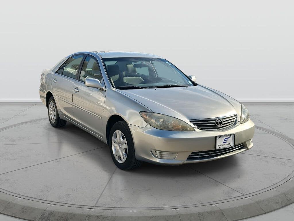 2005 Toyota Camry LE FWD
