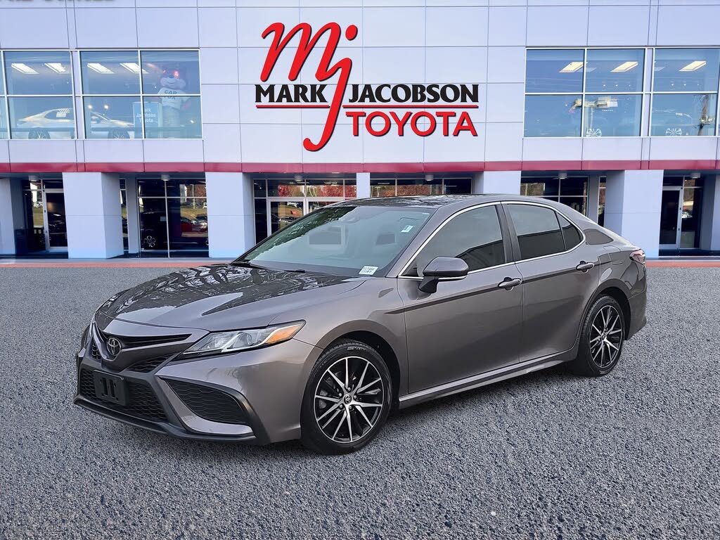 2022 Toyota Camry SE FWD