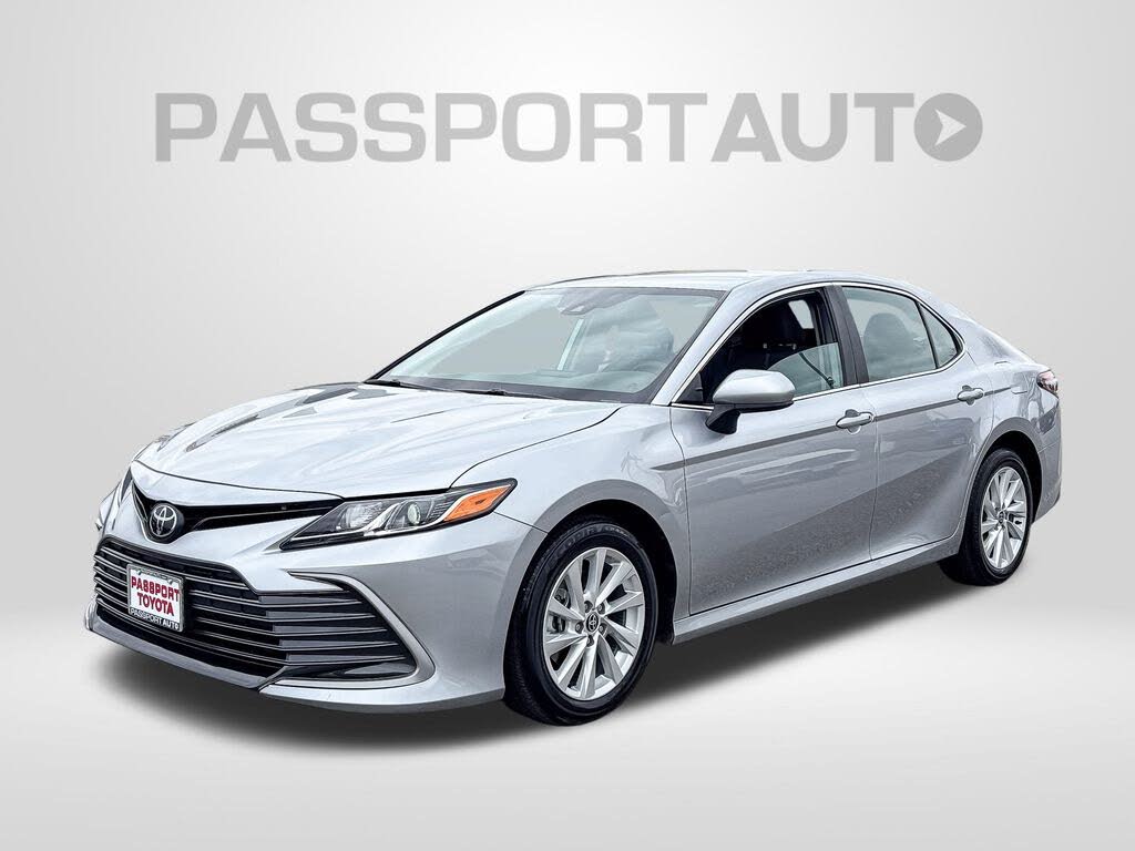 2024 Toyota Camry LE FWD