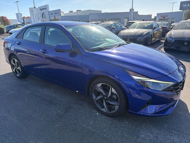 2023 Hyundai Elantra SEL FWD
