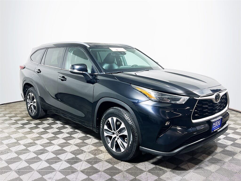 2024 Toyota Highlander XLE FWD