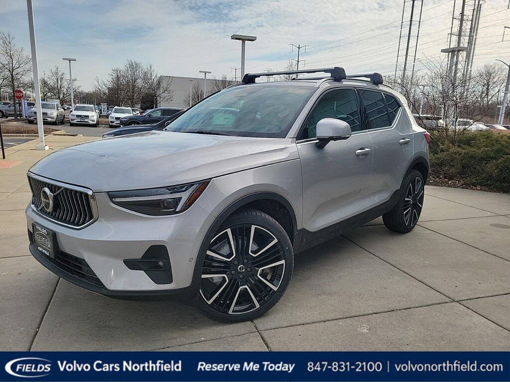2025 Volvo XC40 B5 Ultra Bright Theme AWD