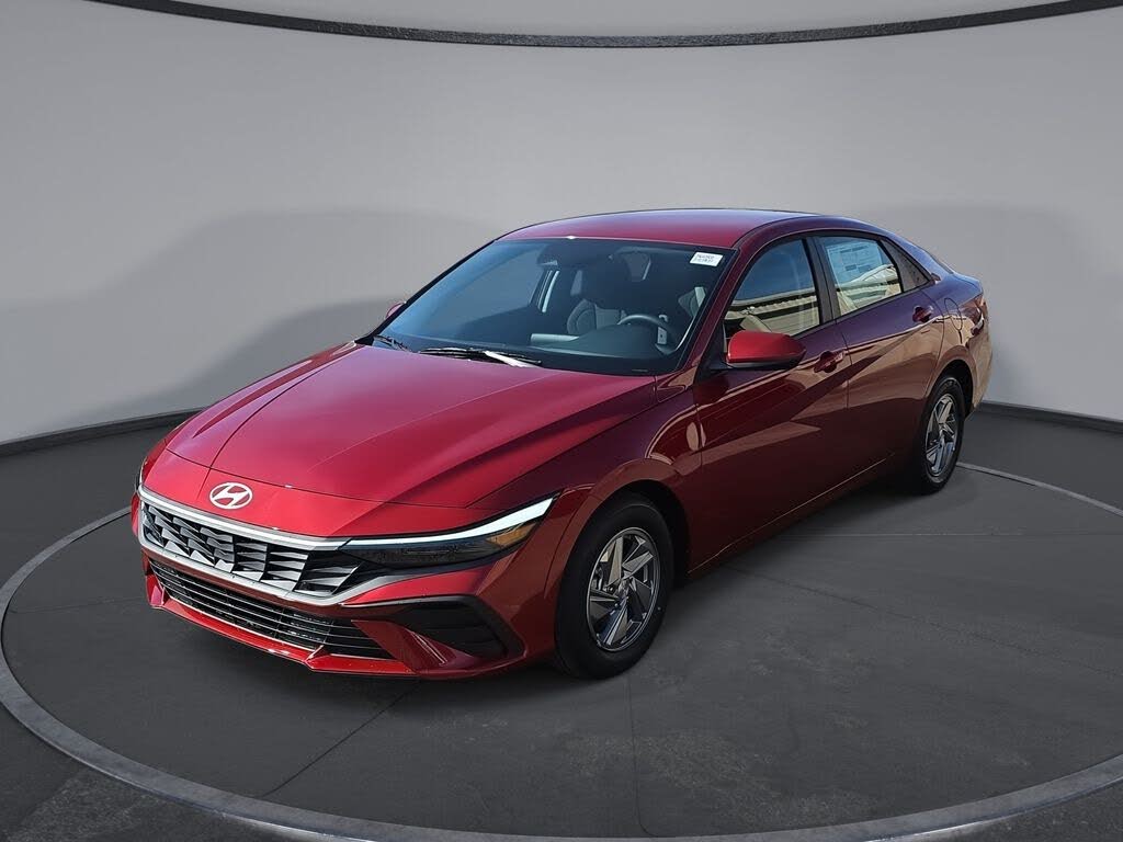 2026 Hyundai Elantra SE FWD