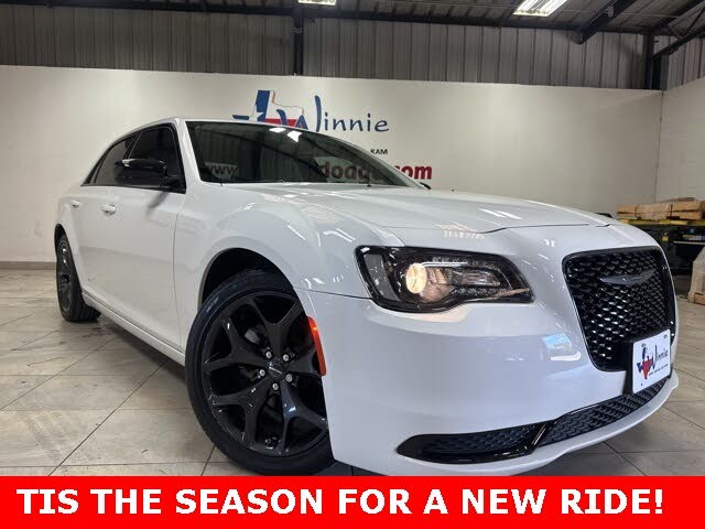2023 Chrysler 300 Touring RWD