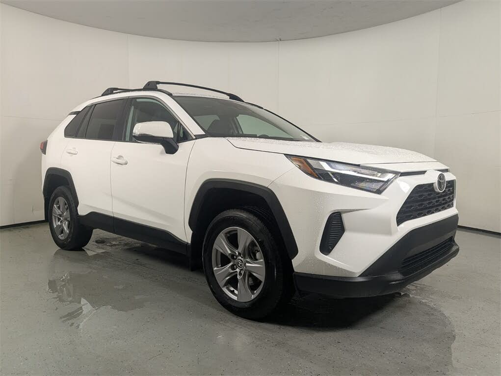 2024 Toyota RAV4 XLE FWD