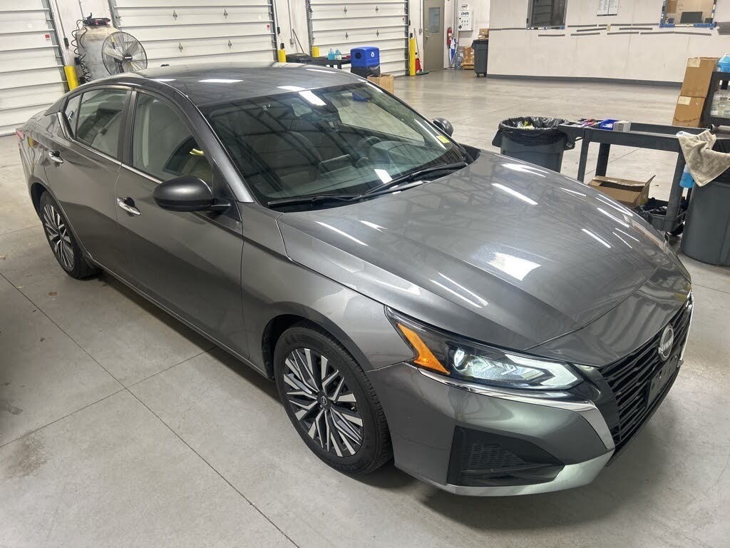 2024 Nissan Altima 2.5 SV FWD