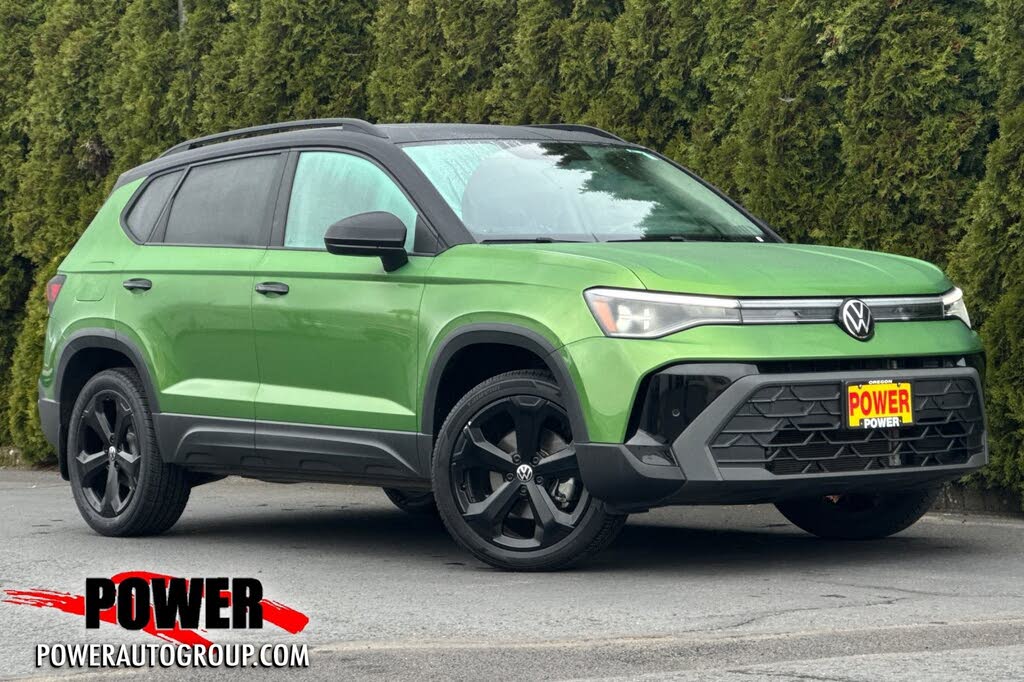 2025 Volkswagen Taos SE Black 4Motion