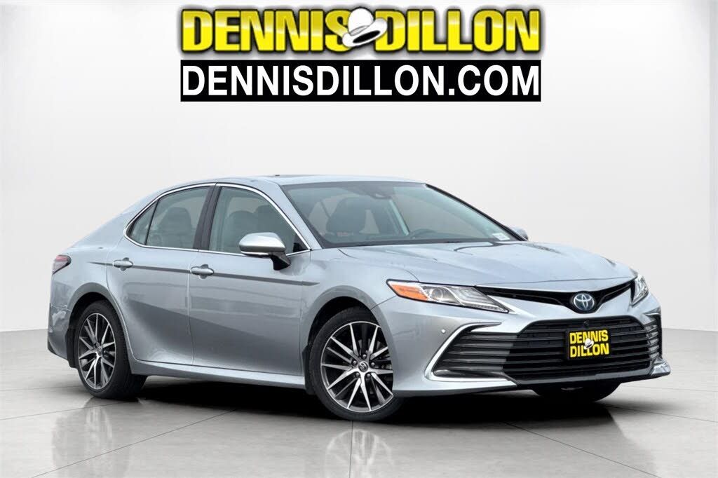 2022 Toyota Camry Hybrid XLE FWD