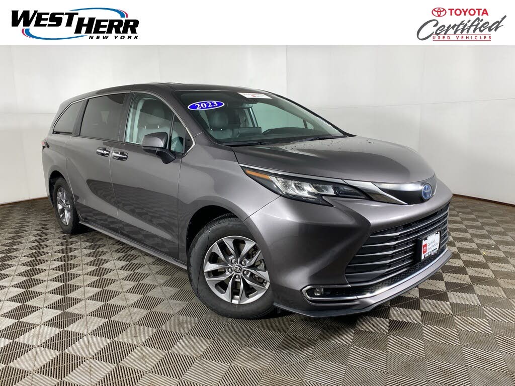 2023 Toyota Sienna XLE 7-Passenger AWD