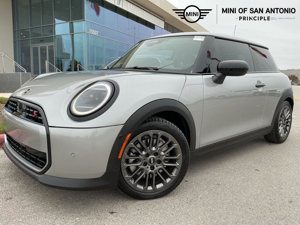 2025 MINI Cooper S Signature Trim 2-door Hatchback
