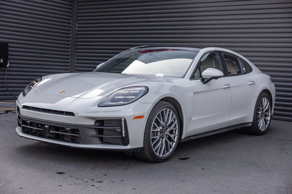 2025 Porsche Panamera 4 AWD