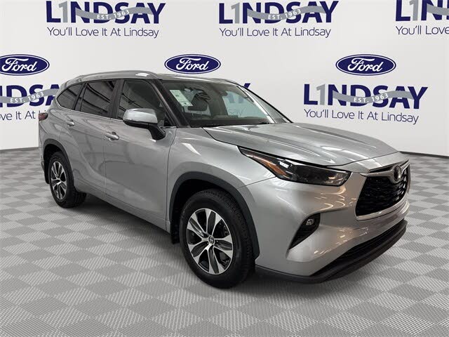 2023 Toyota Highlander XLE FWD