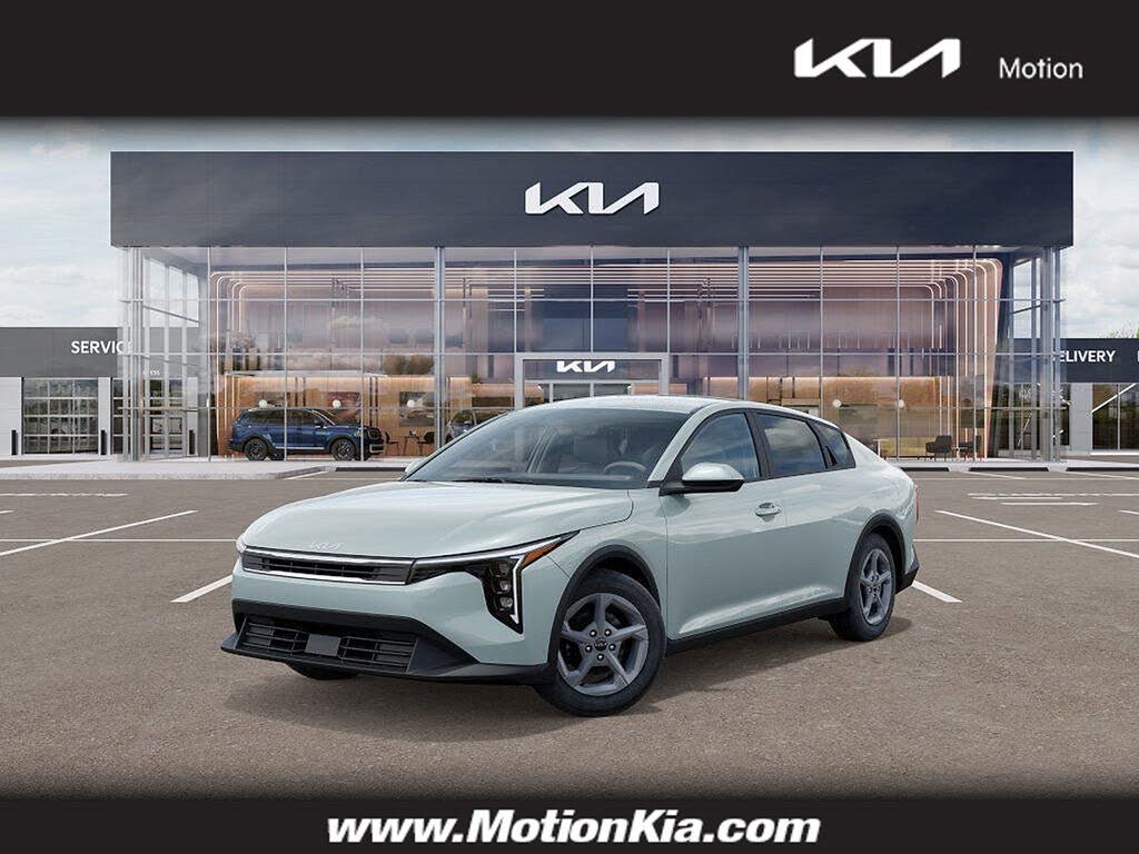2025 Kia K4 LXS FWD