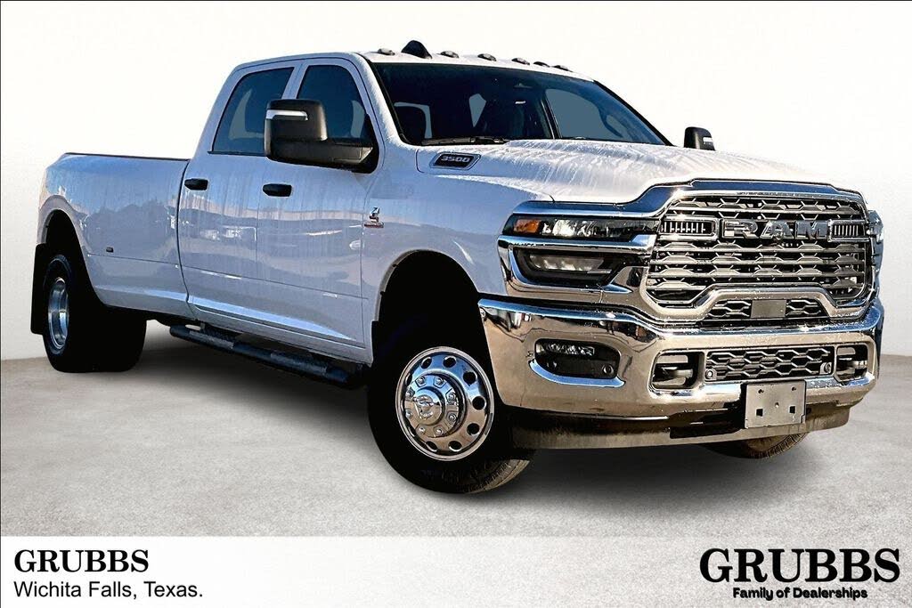 2025 RAM 3500 Tradesman Crew Cab LB DRW 4WD