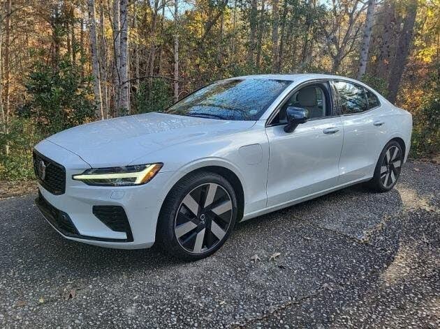 2024 Volvo S60 Recharge T8 Plus Dark Theme eAWD