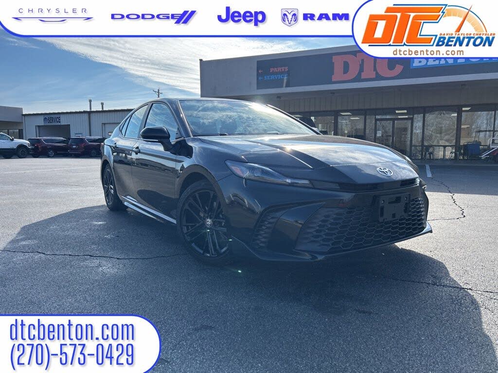 2025 Toyota Camry SE FWD