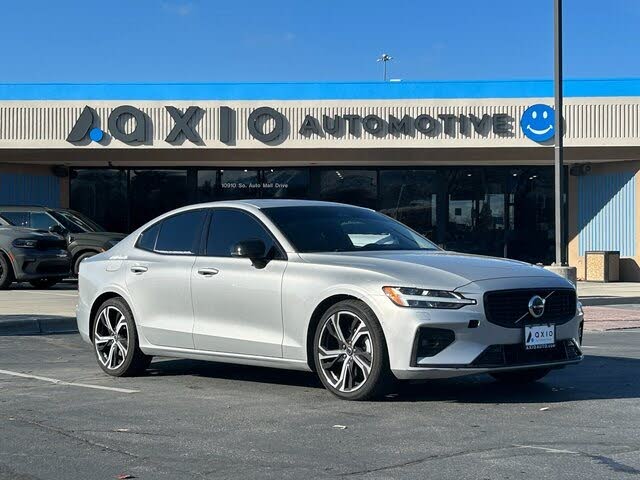 2024 Volvo S60 B5 Plus Dark Theme AWD