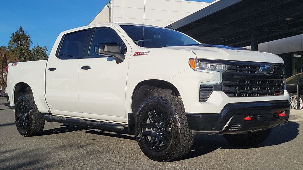 2025 Chevrolet Silverado 1500 LT Trail Boss Crew Cab 4WD