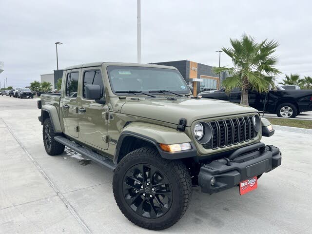 2025 Jeep Gladiator NightHawk Crew Cab 4WD