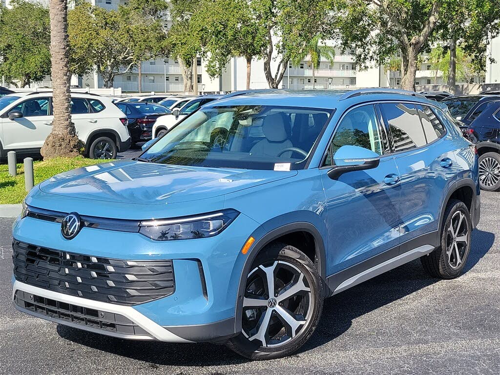 2025 Volkswagen Tiguan SE FWD