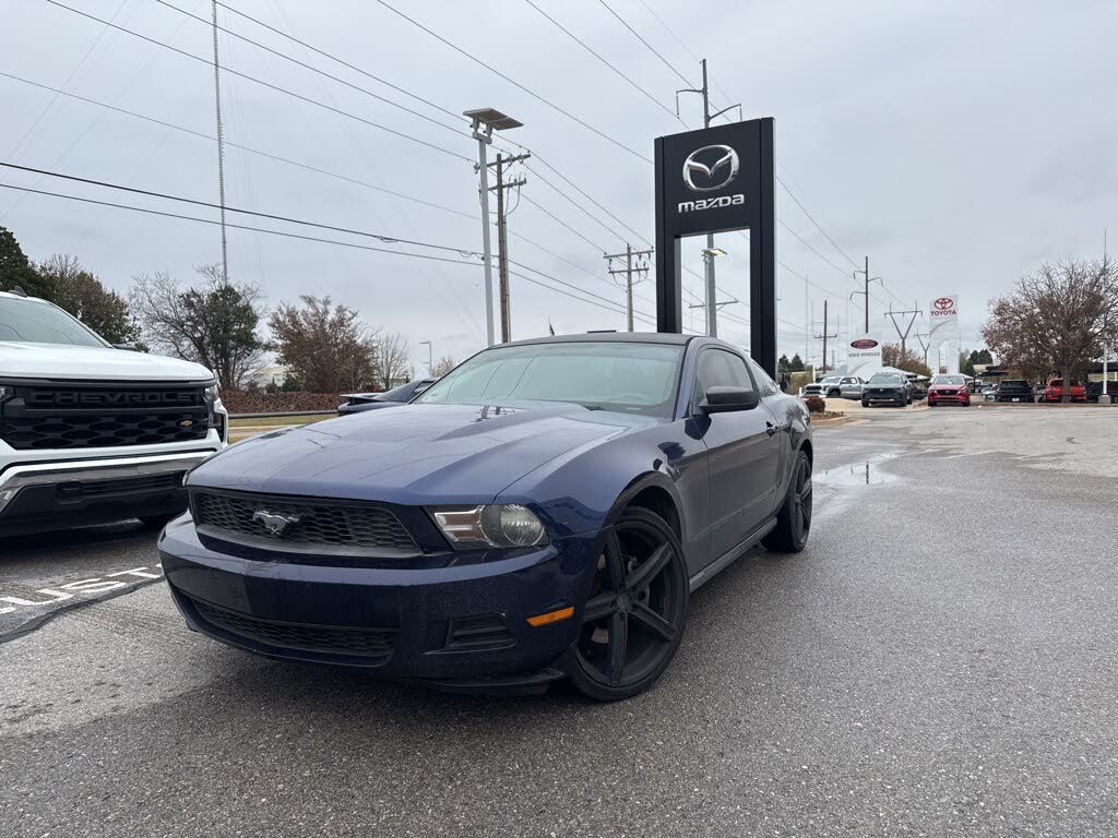 2011 Ford Mustang V6 Coupe RWD