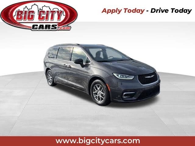 2022 Chrysler Pacifica Touring FWD