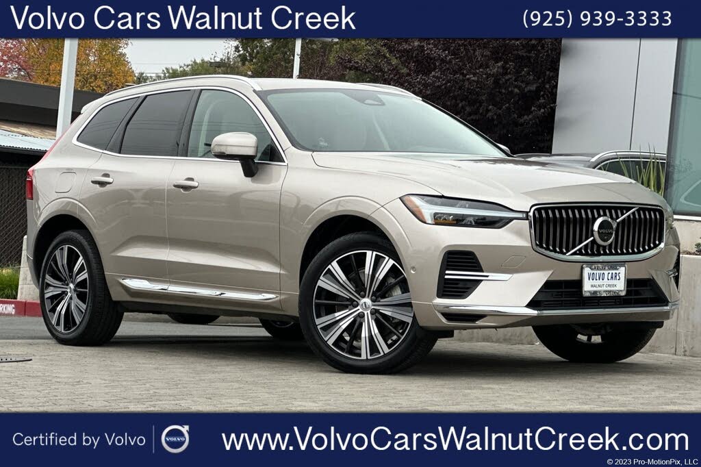 2023 Volvo XC60 Recharge T8 Ultimate Bright Theme eAWD