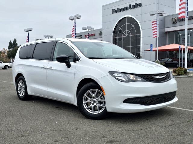 2024 Chrysler Voyager LX FWD