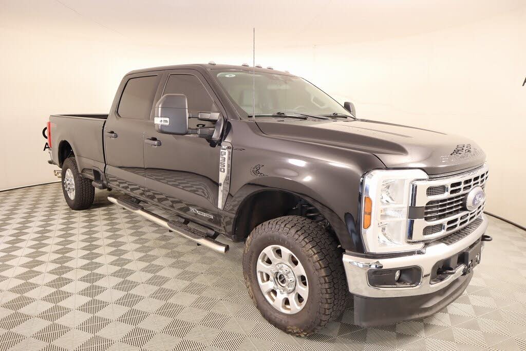 2024 Ford F-350 Super Duty XLT Crew Cab 4WD
