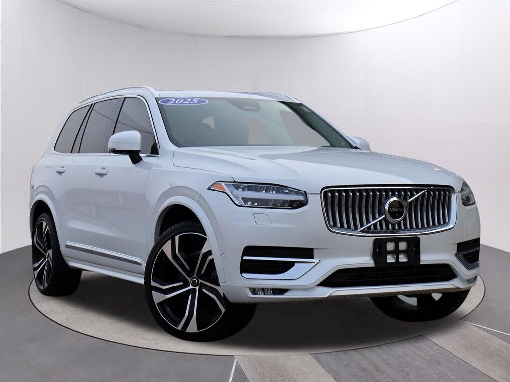2025 Volvo XC90 B6 Ultra Bright Theme 6-Passenger AWD