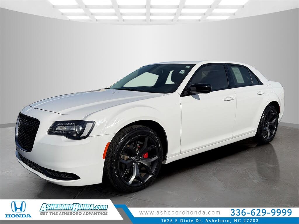 2022 Chrysler 300 Touring RWD