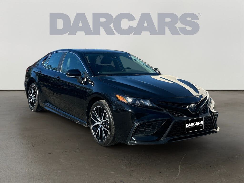 2024 Toyota Camry SE FWD