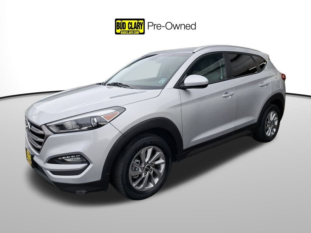 2016 Hyundai Tucson 2.0L SE AWD with Beige Seats
