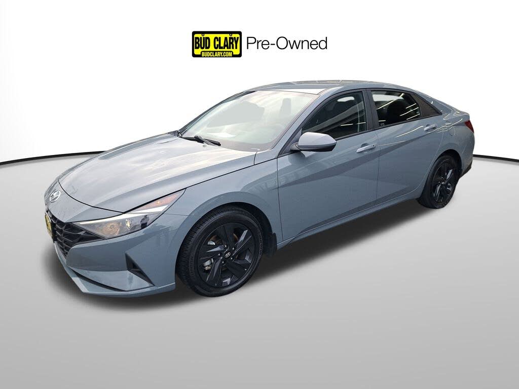 2022 Hyundai Elantra SEL FWD